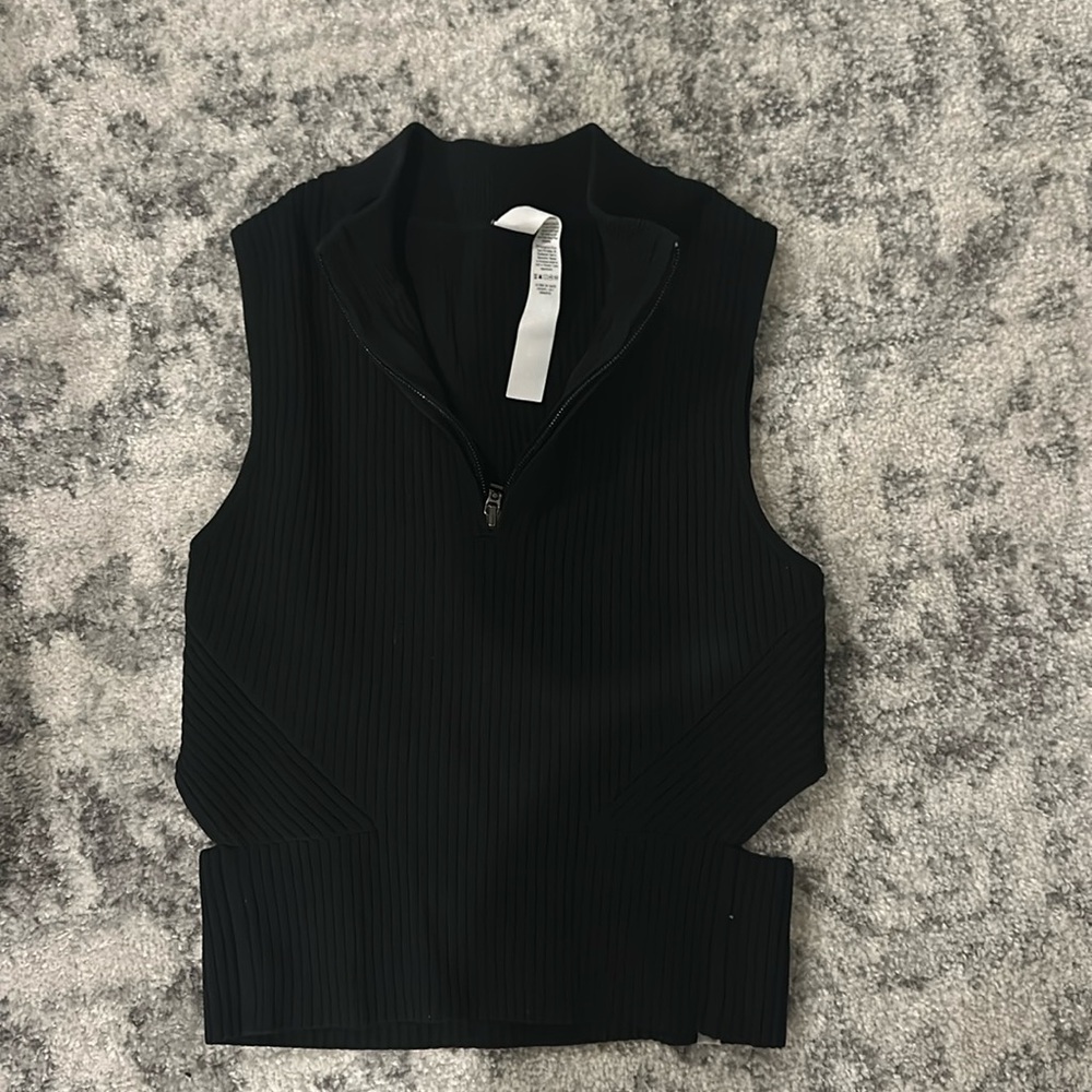 Lululemon ribbed zip up cut out tank top